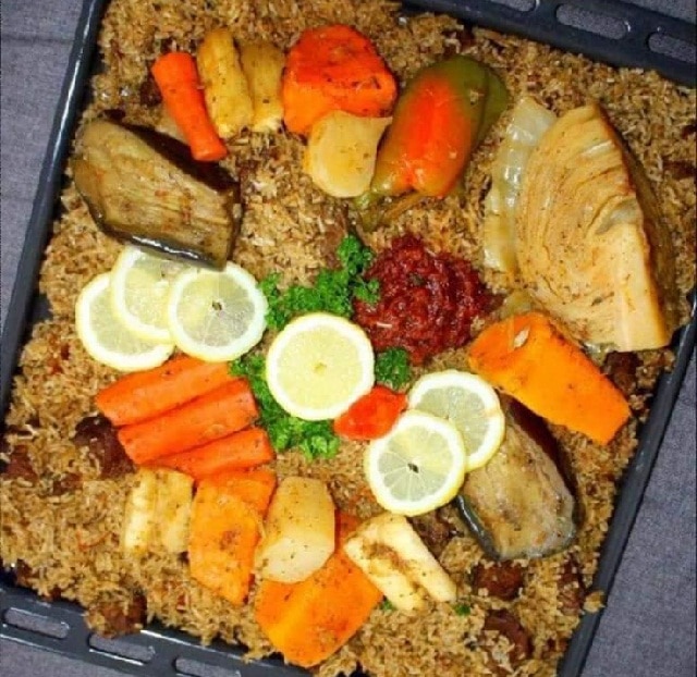 Le Tchep-djen communément appelé Tchep, est un repas d’origine sénégalaise très adulé dans les grandes cérémonies.